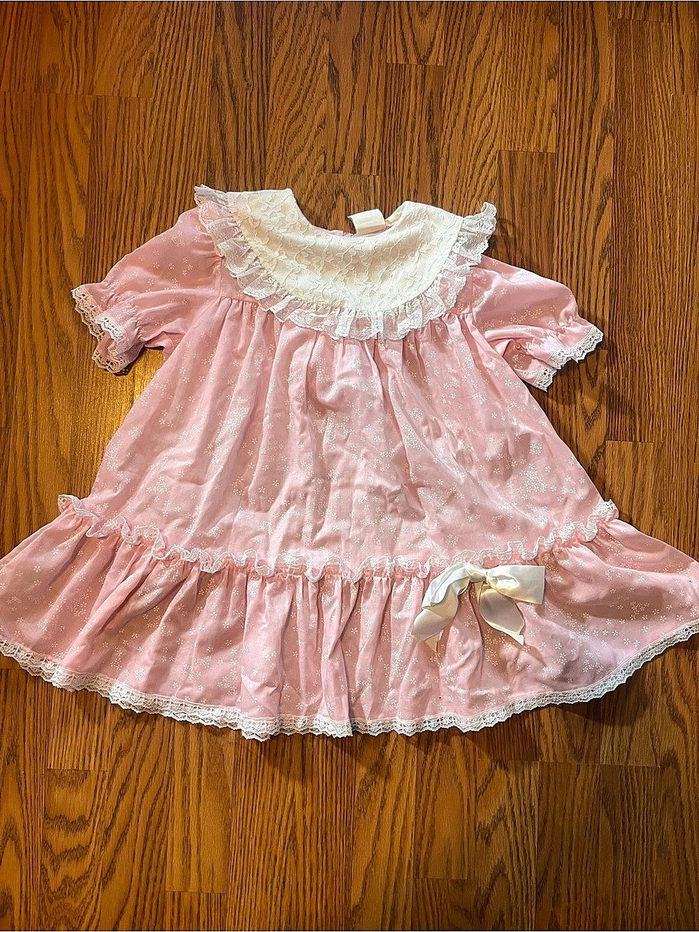 Vintage Lace & Ruffles Girls Dress Size 6 But Fits Smaller Special Occasions
